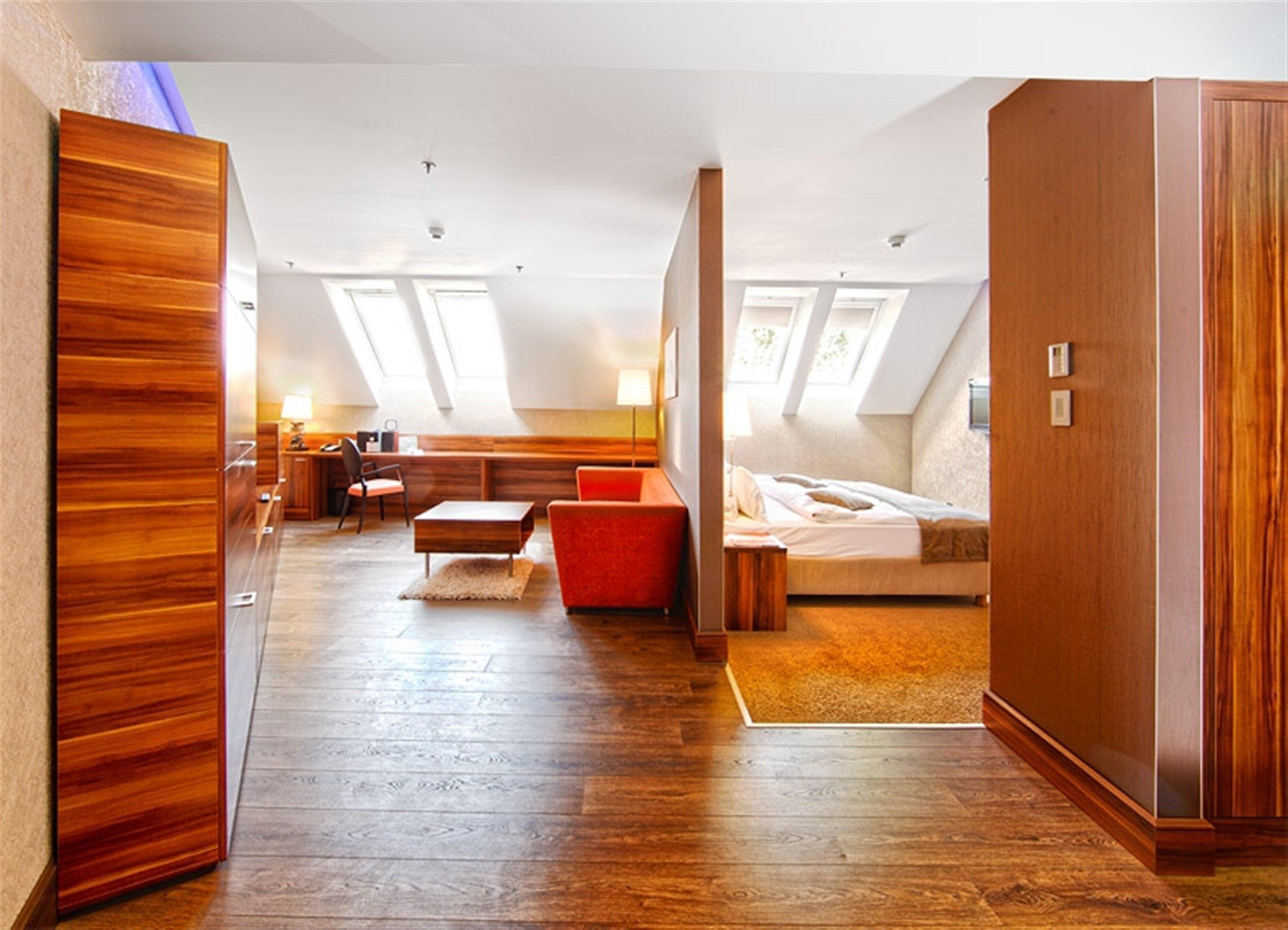 By Ihg Hotel