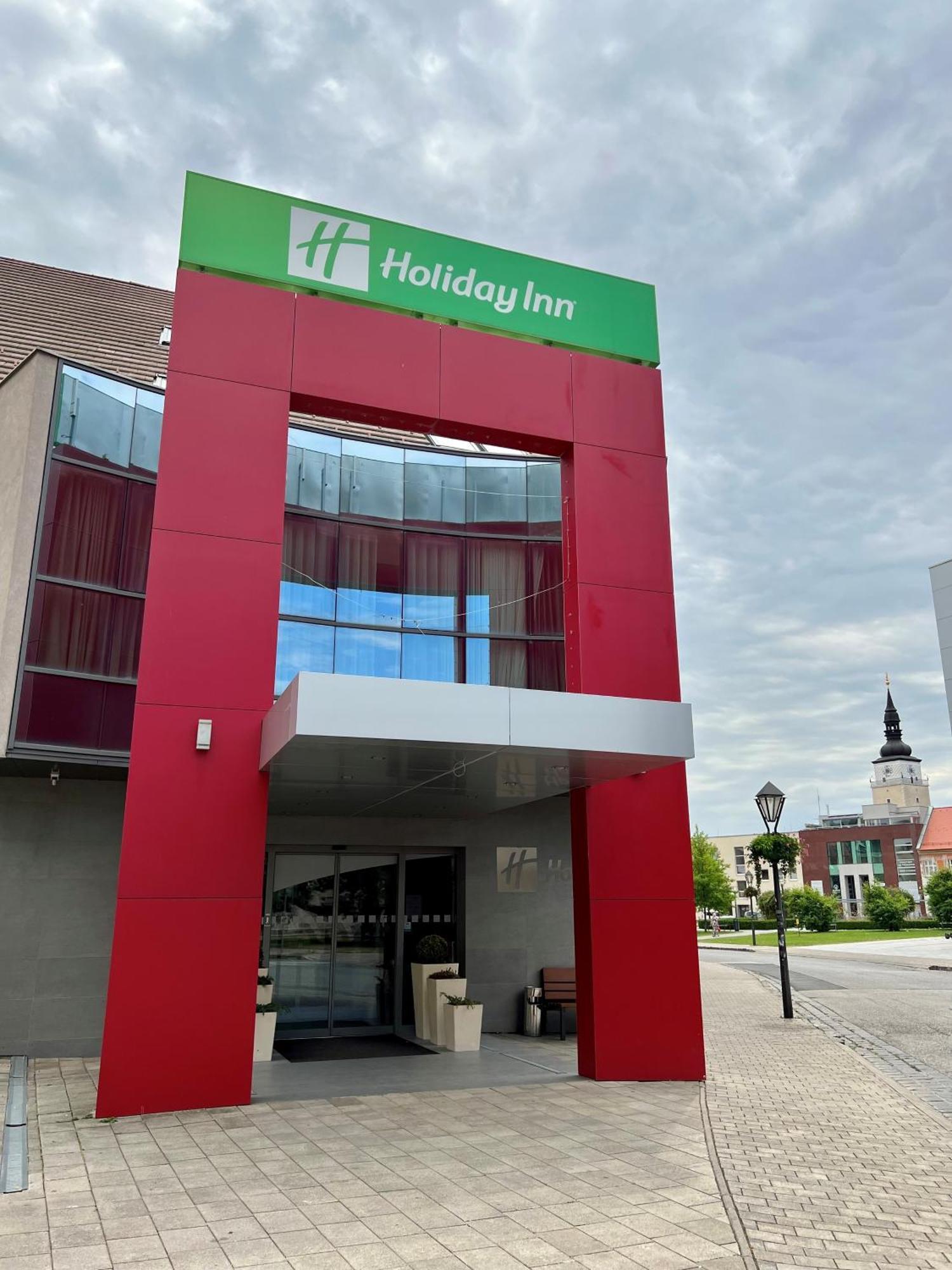 By Ihg